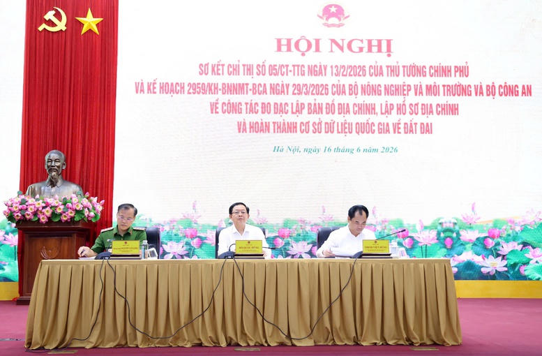 Phó Thủ tướng Hồ Quốc Dũng chủ trì Hội nghị. Ảnh: Gia Huy