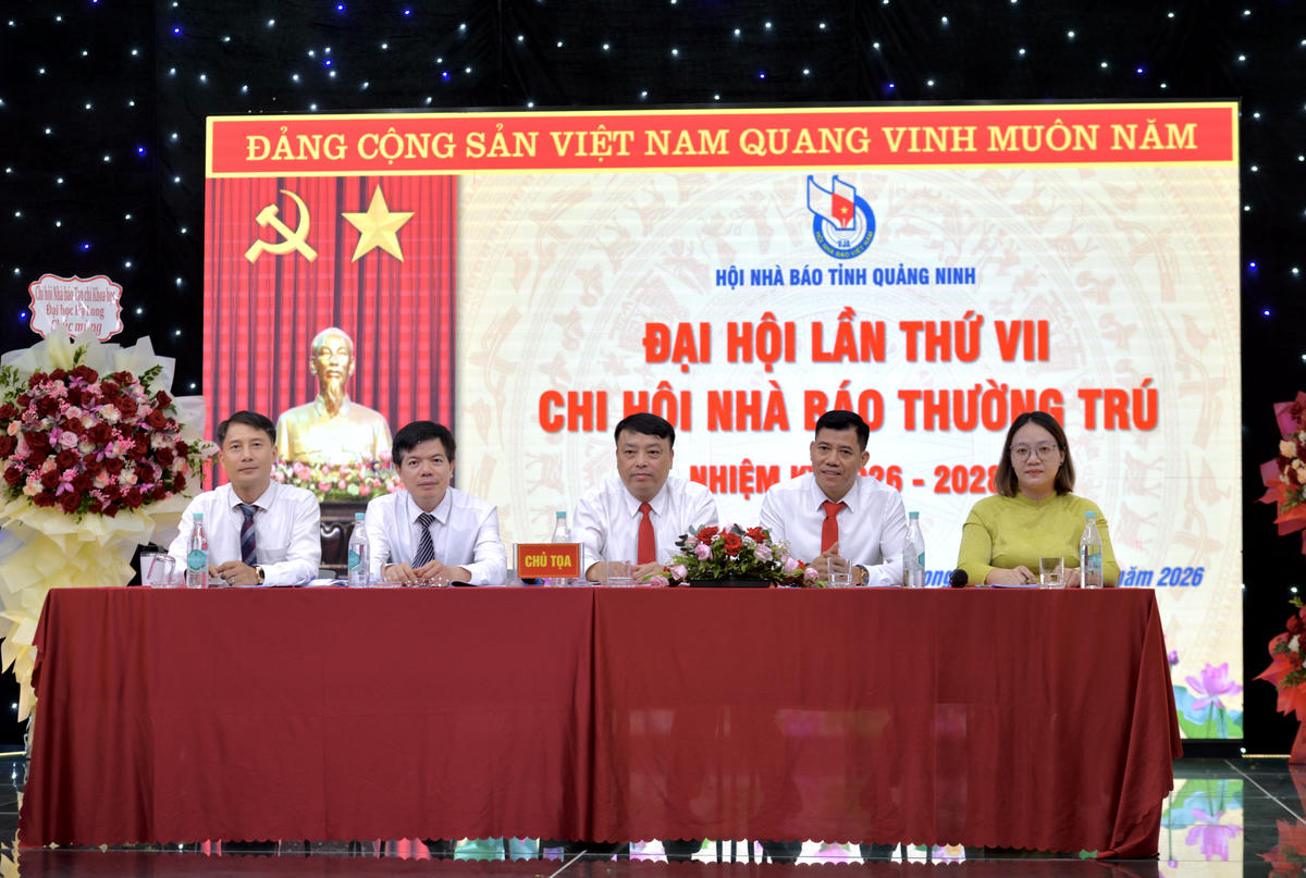 Đoàn Chủ tịch điều hành Đại hội.