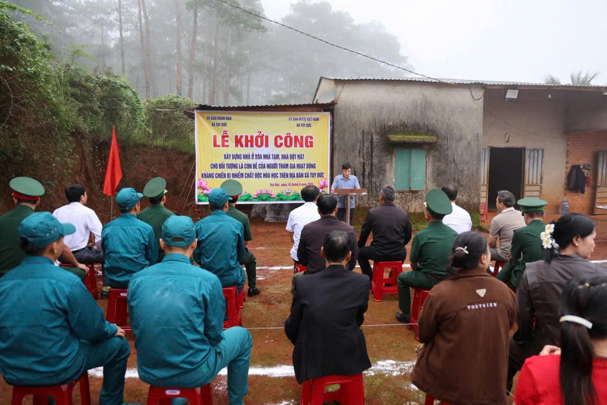 Quang cảnh buổi lễ.