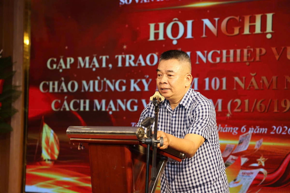 Đại diện các cơ quan Báo chí Trung ương thường trú tại Tuyên Quang phát biểu tại Hội nghị Gặp mặt.