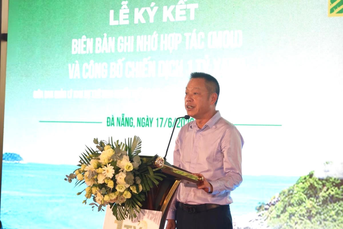Ông Lương Minh Tuấn cho biết, thông qua chiến dịch “Một tỷ xanh”, Đạt Phương mong muốn lan tỏa tinh thần trách nhiệm tới các tổ chức, cá nhân và cộng đồng cùng chung tay vì môi trường. Ảnh: Nguyễn Tú.