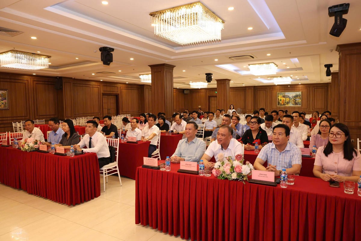 Các đại biểu dự Hội nghị Gặp mặt.