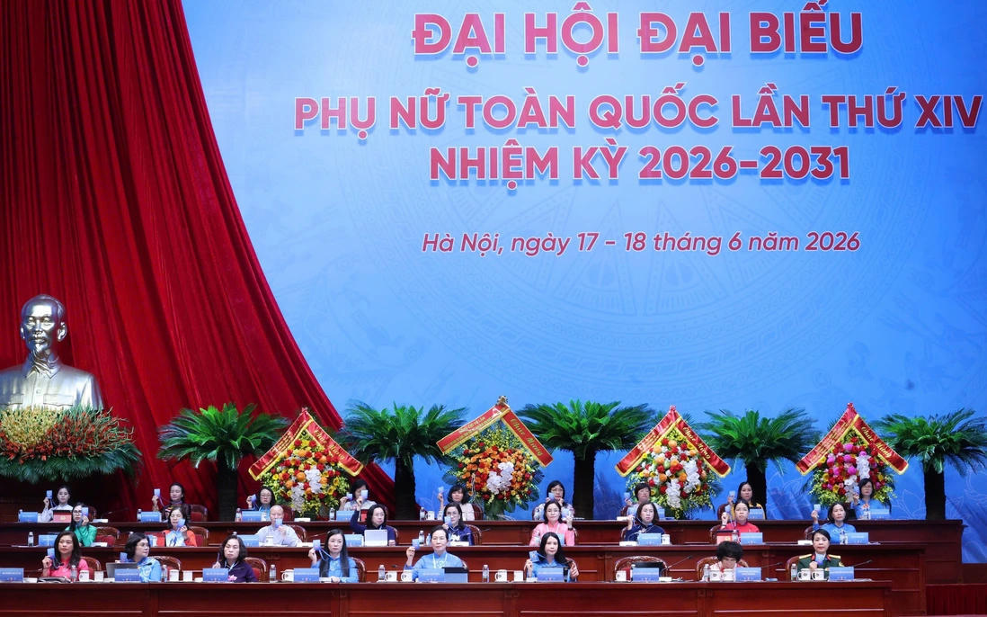 Đoàn Chủ tịch chủ trì Đại hội. Ảnh: PV