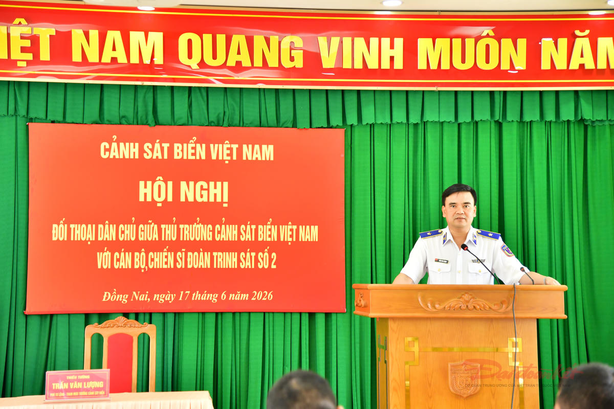 Thiếu tướng Trần Văn Lượng, Phó Tư lệnh, Tham mưu trưởng Cảnh sát biển Việt Nam phát biểu. Ảnh: Hồng Vân.