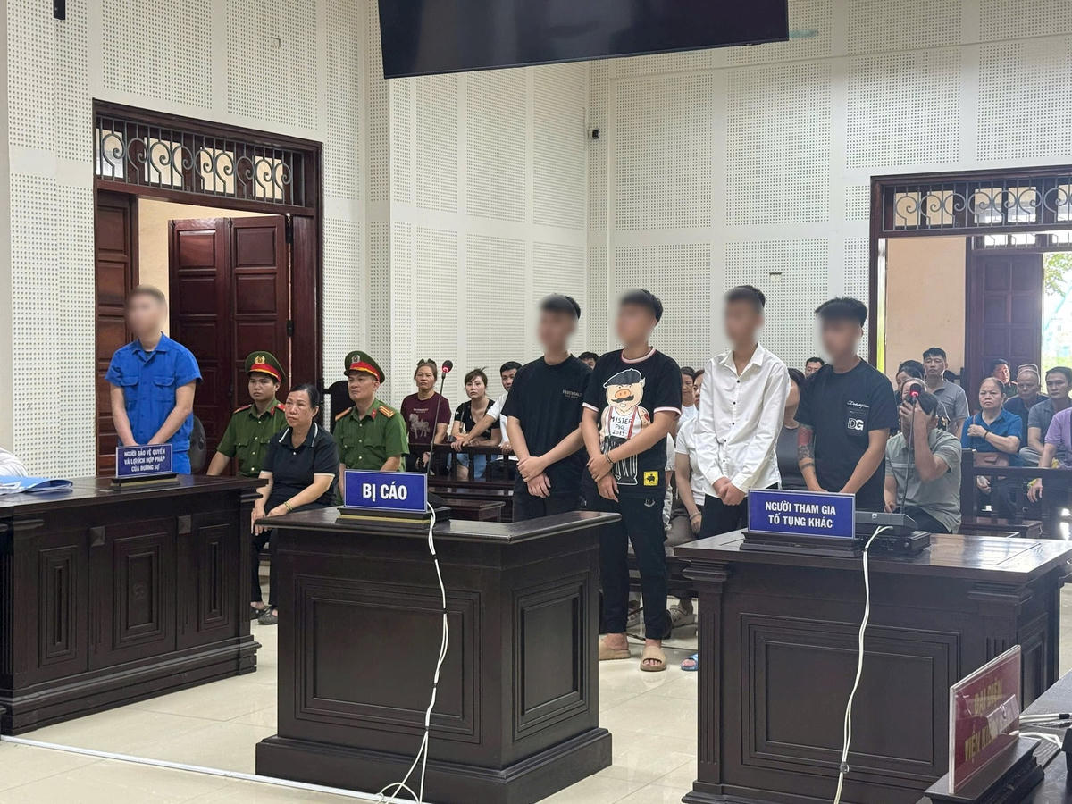 Các bị cáo tại phiên tòa. Ảnh: Trang Vân.