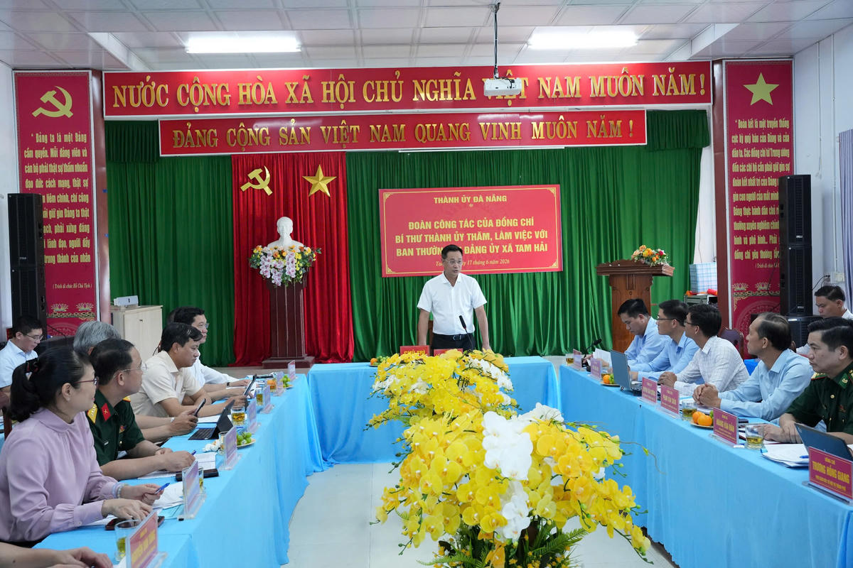 Bí thư Thành ủy Đà Nẵng Lê Ngọc Quang phát biểu tại buổi làm việc. Ảnh: Nguyễn Tín.