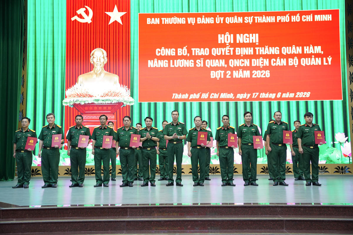 Đảng ủy Quân sự TPHCM thăng quân hàm cho 94 sĩ quan, quân nhân chuyên nghiệp