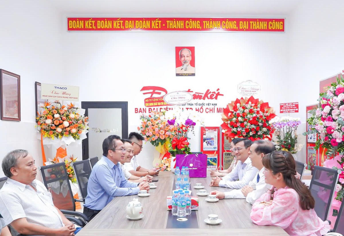 Đoàn đại biểu TP Hồ Chí Minh thăm, chúc mừng Báo Đại đoàn kết nhân ngày Báo chí Cách mạng Việt Nam