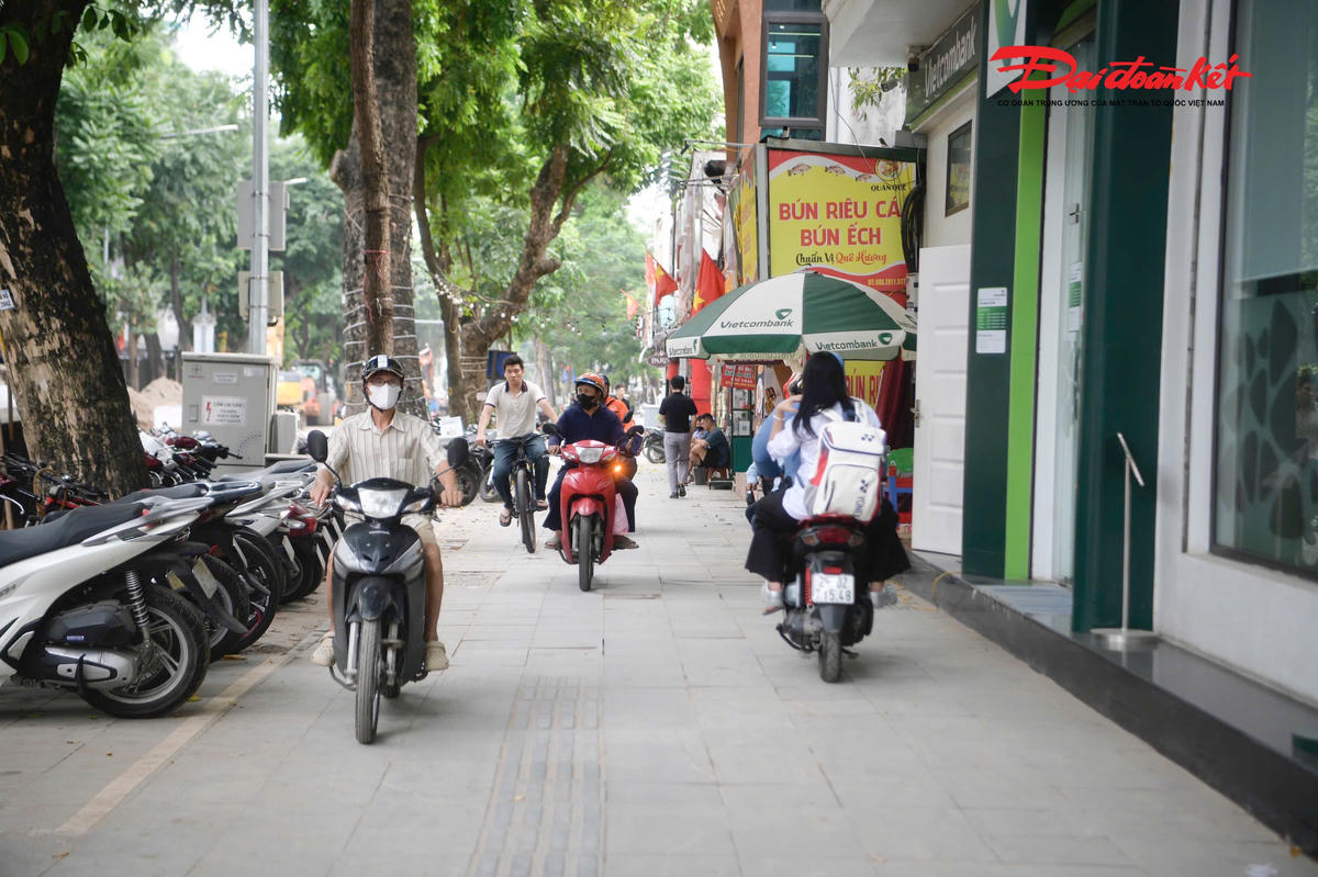 Dự án chống ngập được báo cáo 'hoàn thành', phố Quang Trung vẫn ngổn ngang