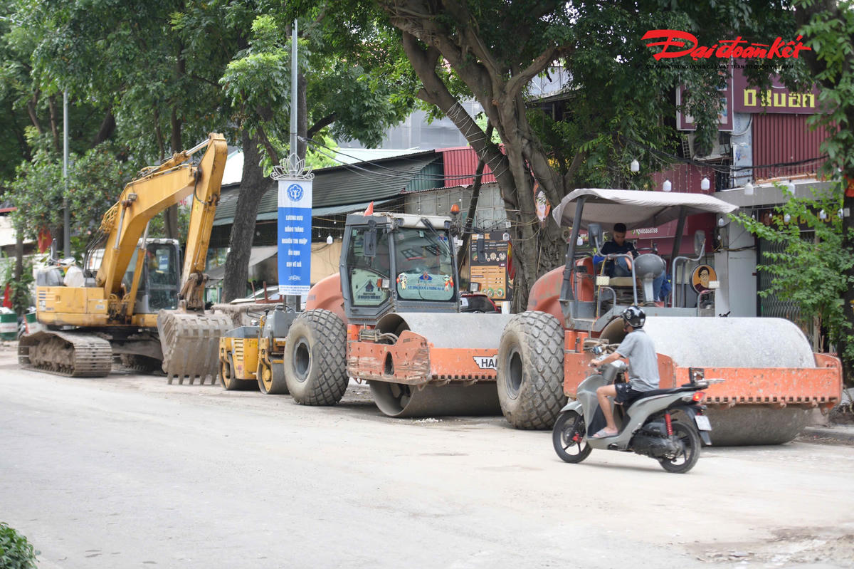 Dự án chống ngập được báo cáo 'hoàn thành', phố Quang Trung vẫn ngổn ngang