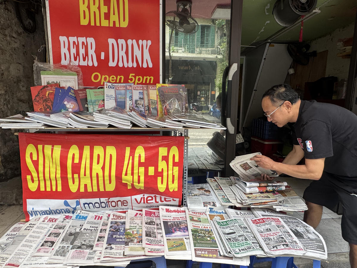 Vắng dần… sạp báo