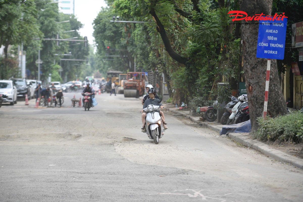 Dự án chống ngập được báo cáo 'hoàn thành', phố Quang Trung vẫn ngổn ngang