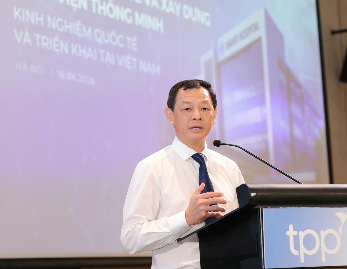 Thứ trưởng Bộ Y tế Nguyễn Tri Thức phát biểu tại hội thảo
