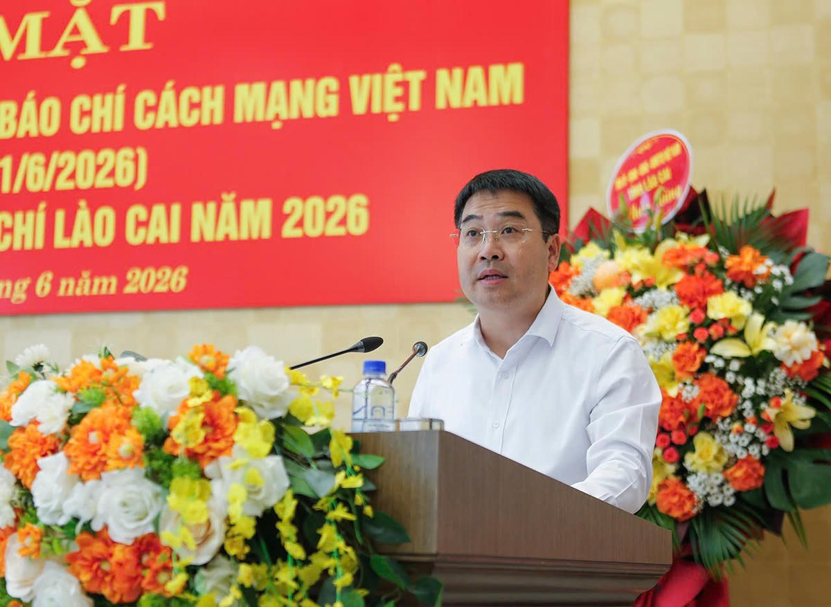 Ông Nguyễn Tuấn Anh, Chủ tịch UBND tỉnh Lào Cai phát biểu tại buổi gặp mặt. Ảnh: Tuấn Vũ.