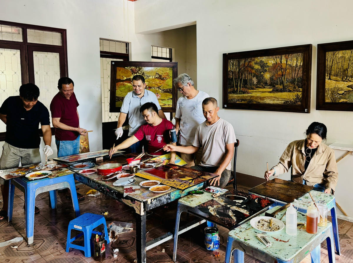Không gian workshop của Họa sĩ Trương Văn Linh.
