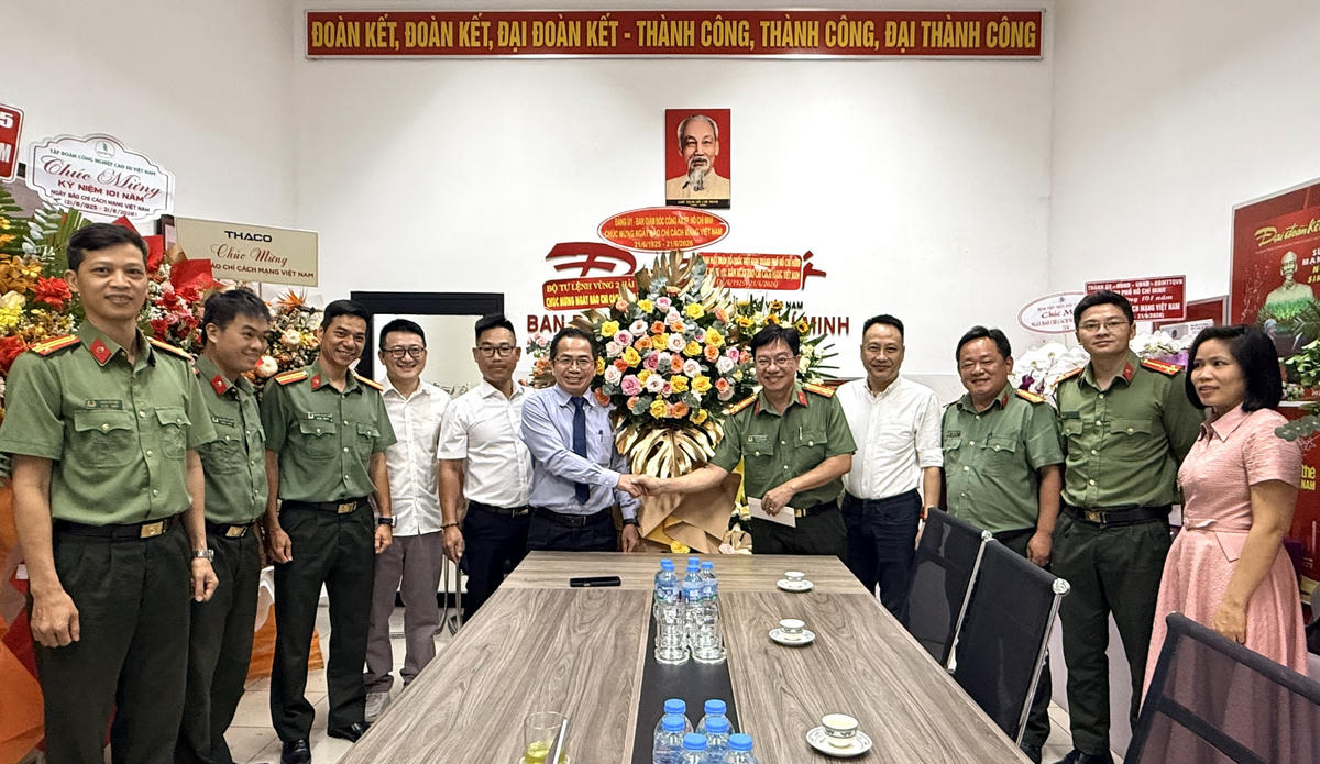 Đoàn đại biểu TP Hồ Chí Minh thăm, chúc mừng Báo Đại đoàn kết nhân ngày Báo chí Cách mạng Việt Nam