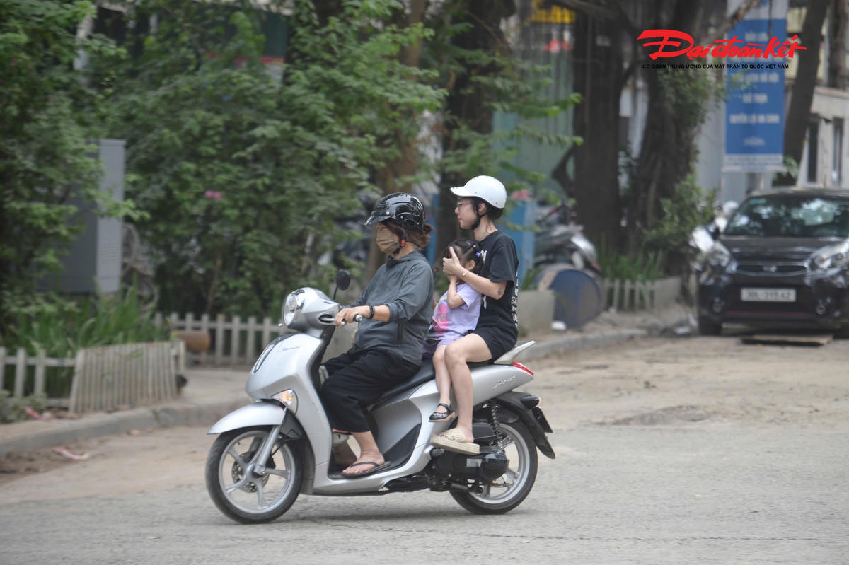 Dự án chống ngập được báo cáo 'hoàn thành', phố Quang Trung vẫn ngổn ngang