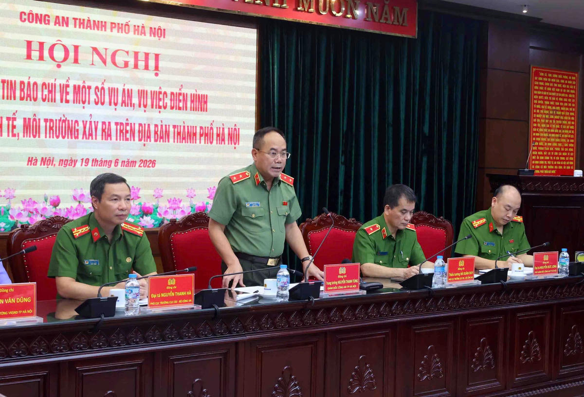 Trung tướng Nguyễn Thanh Tùng, Giám đốc Công an TP Hà Nội thông tin tại buổi họp báo.