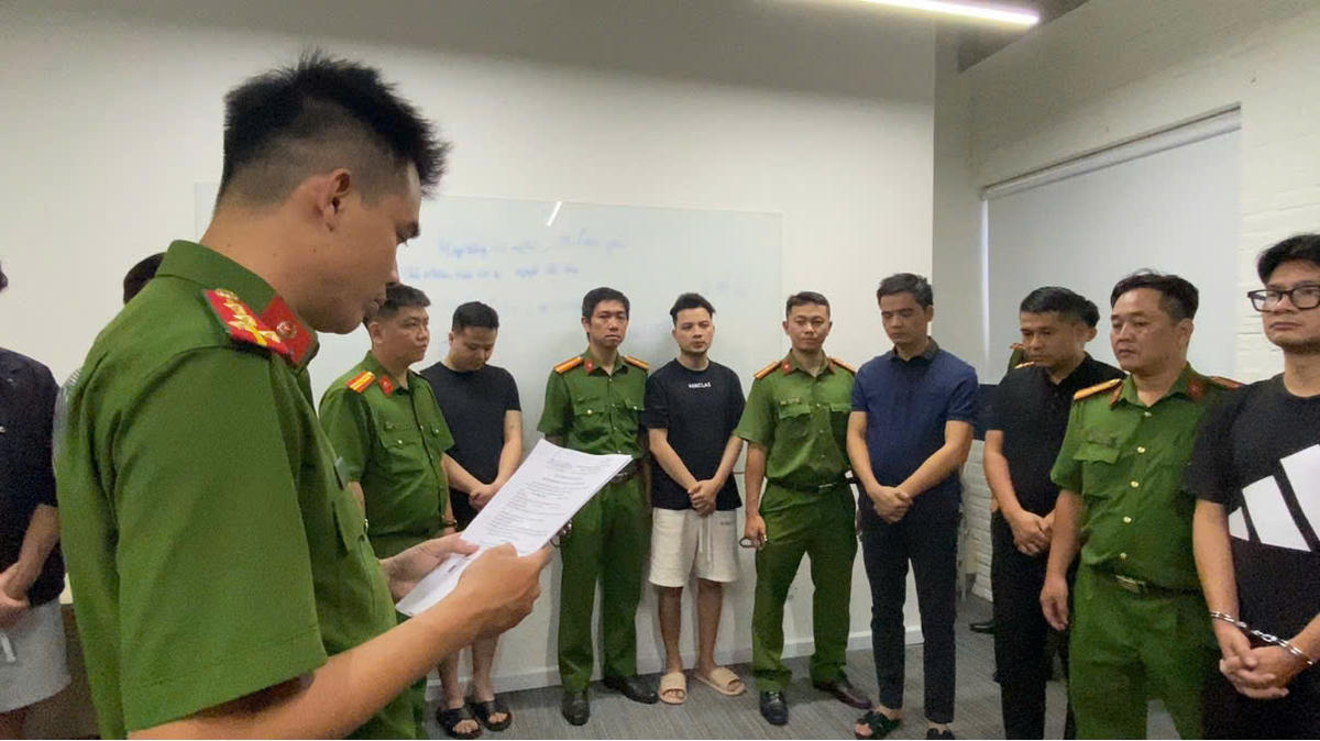 TP Hồ Chí Minh: Khởi tố, triệt xóa 11 đường dây 'núp bóng' kỳ nghỉ du lịch