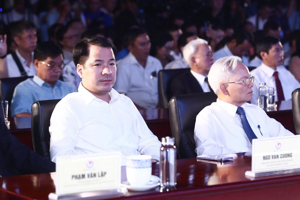 Đồng chí Ngô Văn Cương, Phó Bí thư chuyên trách Đảng ủy Mặt trận Tổ quốc, các đoàn thể Trung ương tham dự lễ khai mạc Hội Báo toàn quốc 2026. Ảnh: Lê Khánh.