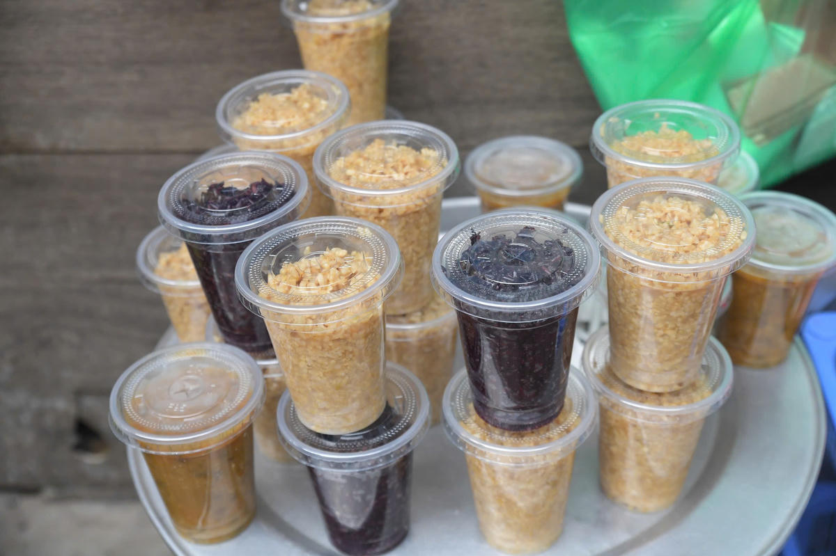 Những hộp rượu nếp được nhiều khách hàng ưa chuộng bởi hương vị thơm ngon và ý nghĩa văn hóa lâu đời.