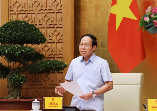 Phó Thủ tướng Lê Tiến Châu, Trưởng Ban Chỉ đạo xây dựng trường học cho các xã biên giới chủ trì cuộc họp của Ban Chỉ đạo trực tuyến với 22 địa phương - Ảnh: VGP/Thu Sa.