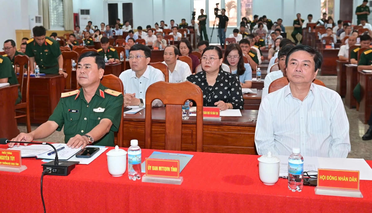 Các đại biểu dự hội nghị.