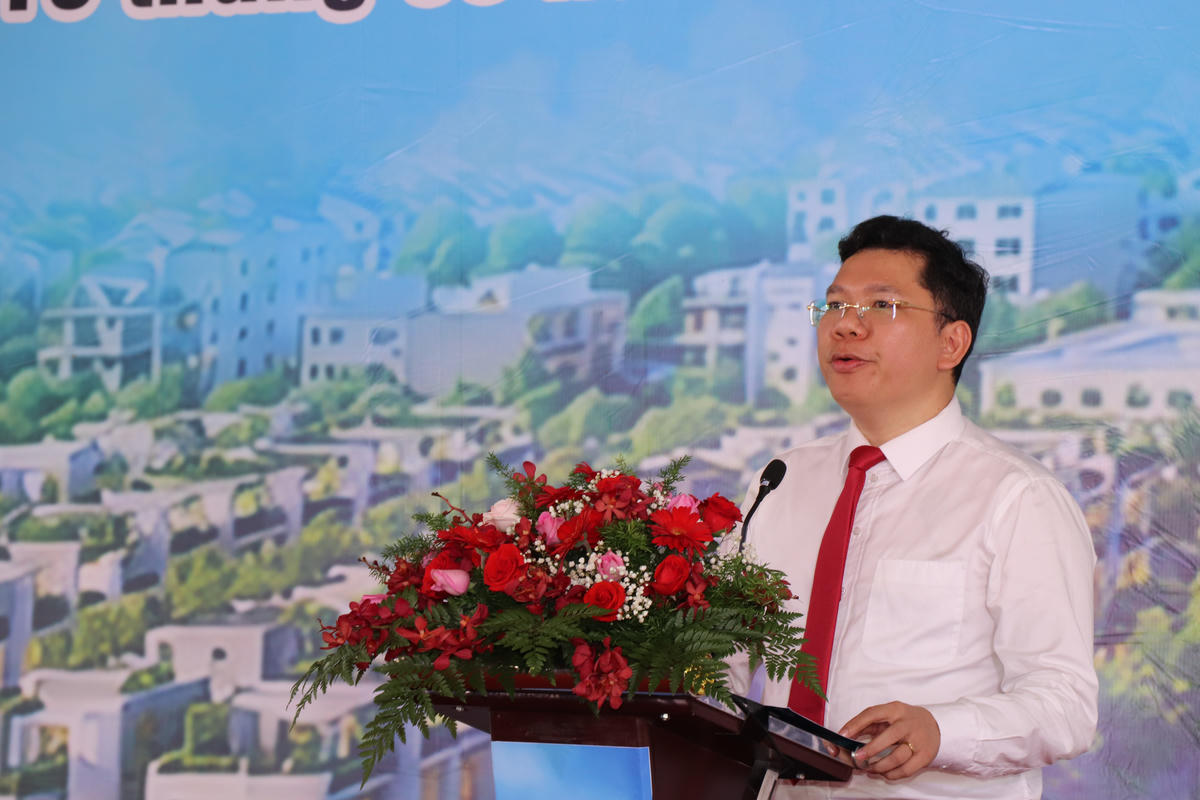 Ông Hoàng Nguyên Dinh - Phó Chủ tịch UBND TP Hồ Chí Minh phát biểu tại lễ khởi công. Ảnh: Q.Định.