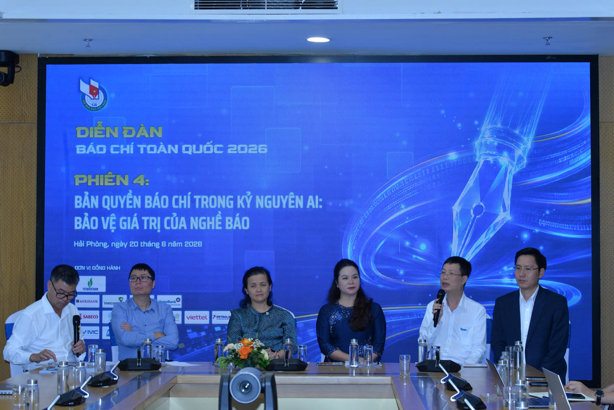 Các đại biểu tập trung thảo luận các vấn đề liên quan đến bản quyền báo chí. Ảnh: Ngọc Anh.