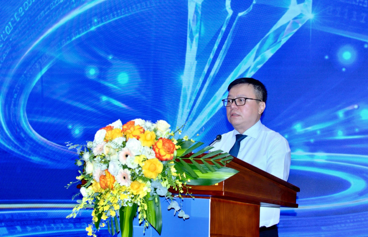 Ông Lê Quốc Minh, Ủy viên Trung ương Đảng, Tổng Biên tập Báo Nhân Dân, Phó Trưởng Ban Tuyên giáo và Dân vận Trung ương, Chủ tịch Hội Nhà báo Việt Nam phát biểu tại sự kiện. Ảnh: Ngọc Anh.