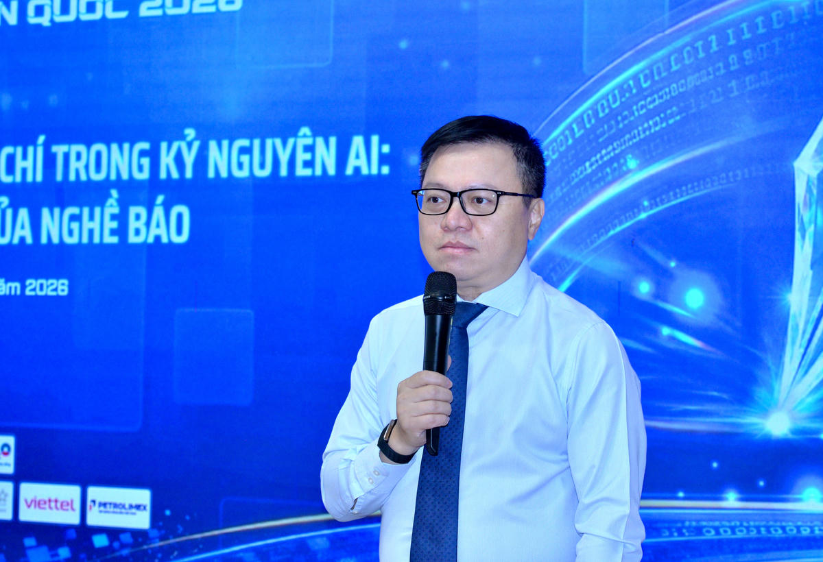 Ông Lê Quốc Minh, Ủy viên Trung ương Đảng, Tổng Biên tập Báo Nhân Dân, Phó Trưởng Ban Tuyên giáo và Dân vận Trung ương, Chủ tịch Hội Nhà báo Việt Nam chia sẻ quan điểm về vấn đề bản quyền báo chí. Ảnh: Ngọc Anh.