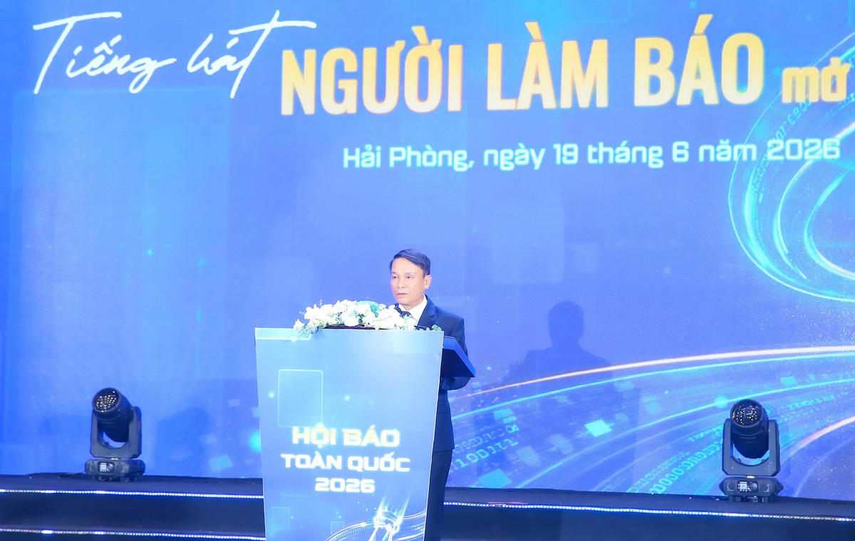 Ông Nguyễn Đức Lợi – nguyên Ủy viên Trung ương Đảng, Phó Chủ tịch Thường trực Hội Nhà báo Việt Nam, Trưởng Ban Tổ chức cuộc thi, phát biểu tại Đêm chung kết và trao giải Cuộc thi “Tiếng hát Người làm báo mở rộng - Năm 2026”.