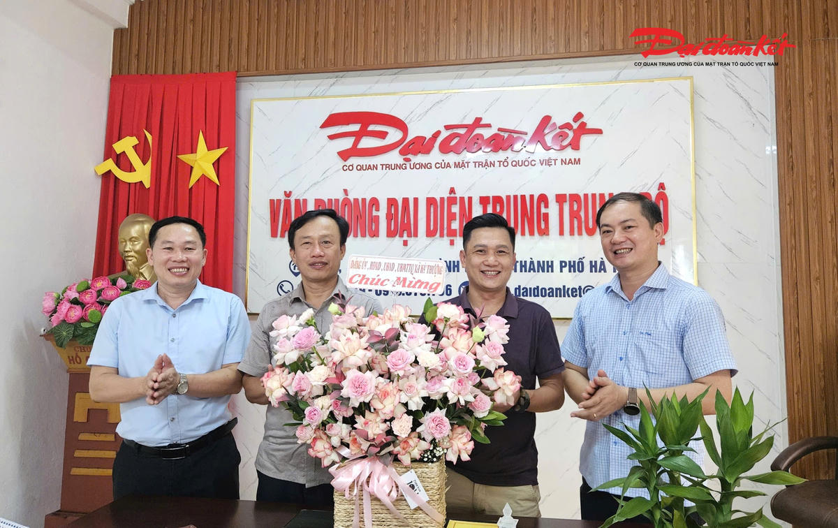 Nhiều cơ quan, đơn vị thăm, chúc mừng Văn phòng đại diện Báo Đại đoàn kết khu vực Trung Trung Bộ