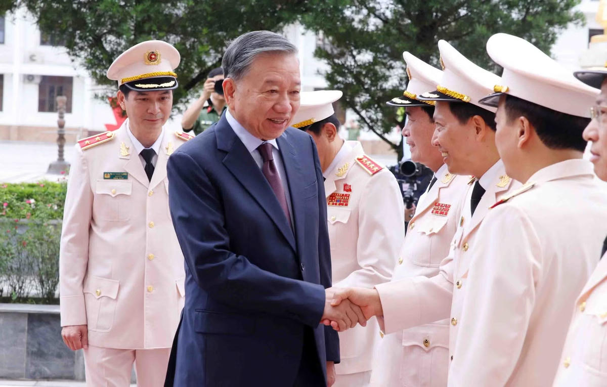 vna-potal-tong-bi-thu-chu-tich-nuoc-du-le-ky-niem-80-nam-ngay-truyen-thong-hoc-vien-an-ninh-nhan-dan-8840730.jpg