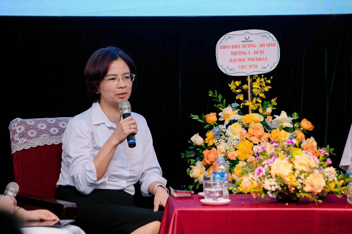 Tiến sĩ Nguyễn Thị Lan Anh, Trưởng khoa Điều dưỡng - Hộ sinh, Trường đại học Y Hà Nội phát biểu.