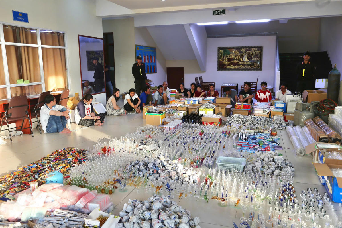 Công an TP Hồ Chí Minh thu giữ hơn 100.000 dụng cụ sử dụng ma túy
