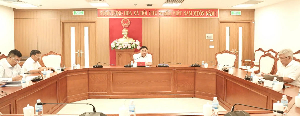 Quang cảnh cuộc họp.