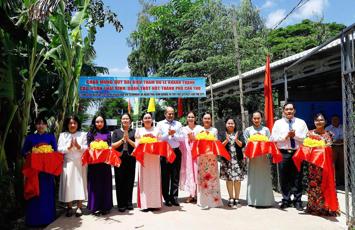 Lễ khánh thành 2 cầu giao thông nông thôn thuộc khuôn khổ dự án “Xây dựng cầu giao thông nông thôn tại các tuyến giao thông nông thôn trên địa bàn quận, huyện của TP Cần Thơ” do Đại sứ quán Ấn Độ tại Việt Nam tài trợ, với tổng giá trị tài trợ hơn 1,4 tỷ đồng