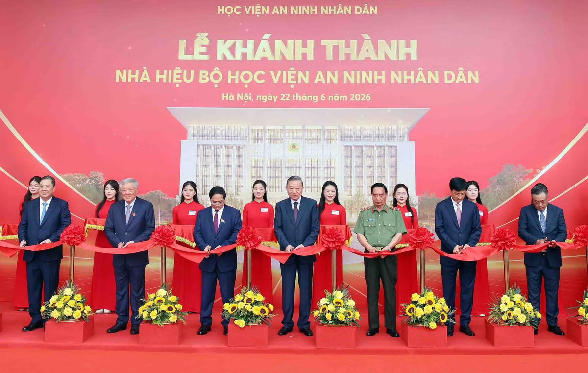 vna-potal-tong-bi-thu-chu-tich-nuoc-du-le-ky-niem-80-nam-ngay-truyen-thong-hoc-vien-an-ninh-nhan-dan-8840757.jpg