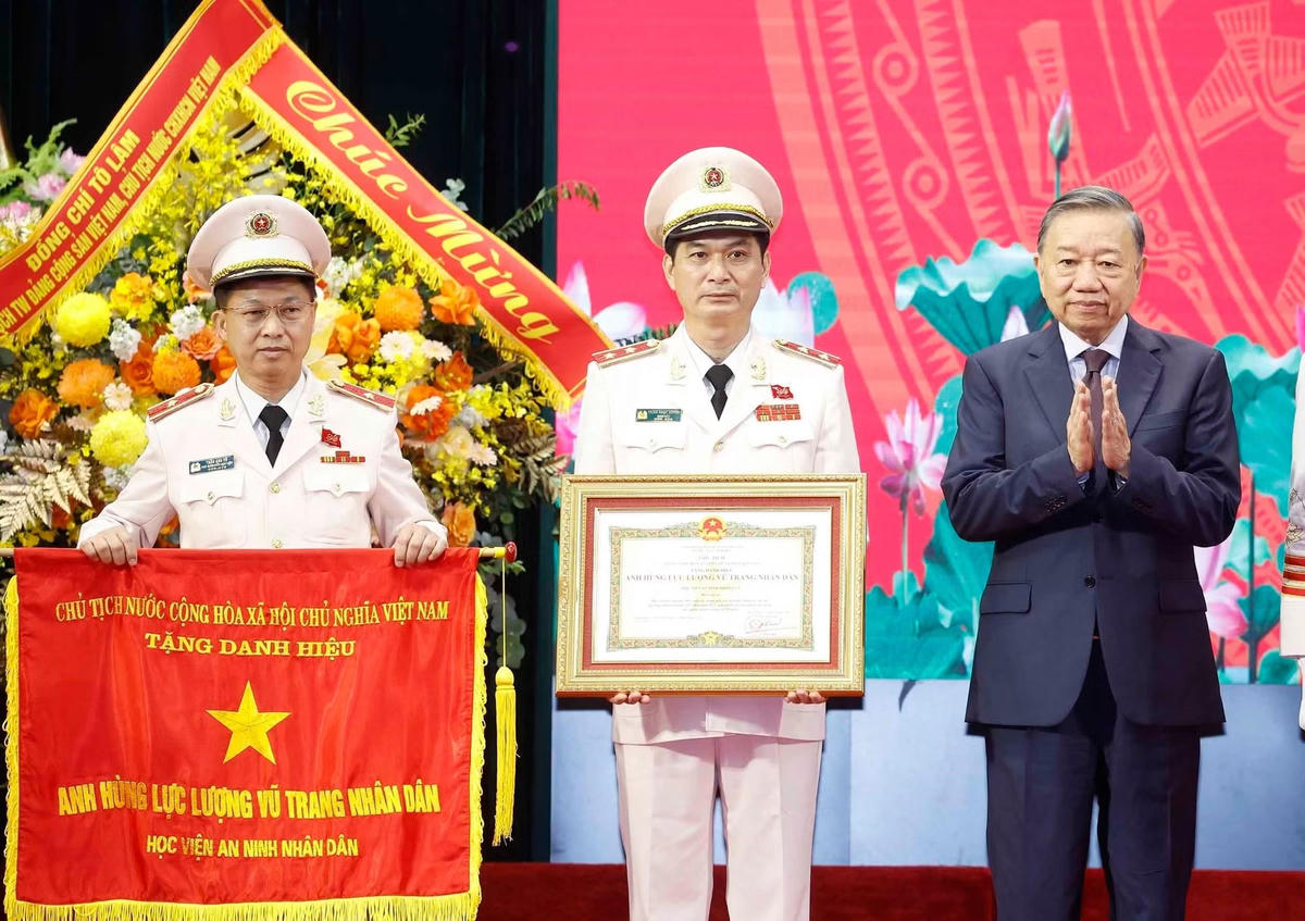 vna-potal-tong-bi-thu-chu-tich-nuoc-to-lam-du-le-ky-niem-80-ngay-truyen-thong-hoc-vien-an-ninh-nhan-dan-8840658.jpg