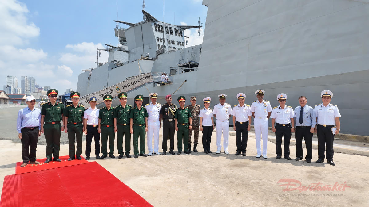 TP Hồ Chí Minh đón biên đội tàu Hải quân Ấn Độ đến thăm và giao lưu quốc phòng