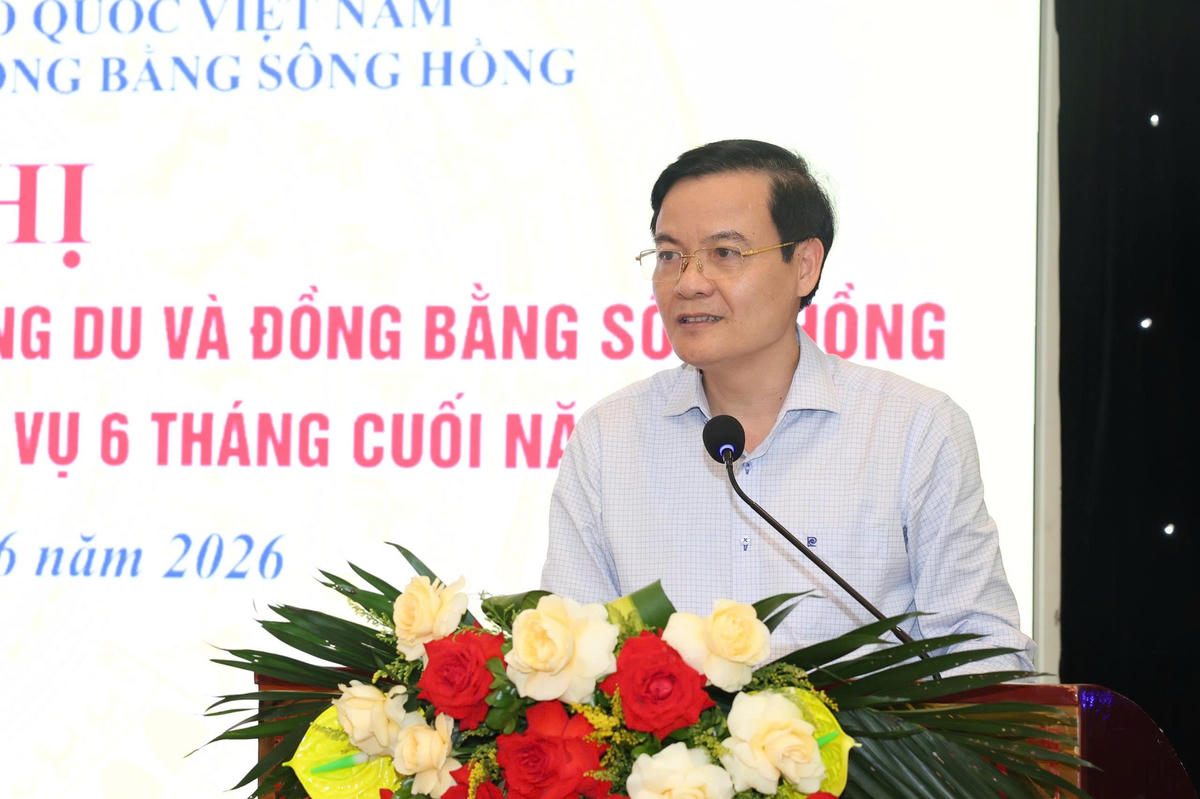 Ông Khổng Mạnh Hùng - Phó Chủ tịch Ủy ban MTTQ tỉnh Phú Thọ thông tin về mô hình 'Tháng nghe dân nói' được triển khai hiệu quả trên địa bàn. Ảnh: Đình Minh.