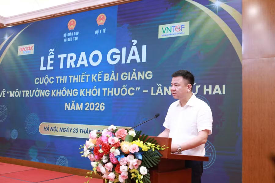 Nhà báo Triệu Ngọc Lâm - Tổng Biên tập Báo Giáo dục và Thời đại, Trưởng ban tổ chức cuộc thi phát biểu tại lễ trao giải. Ảnh: Đình Tuệ.