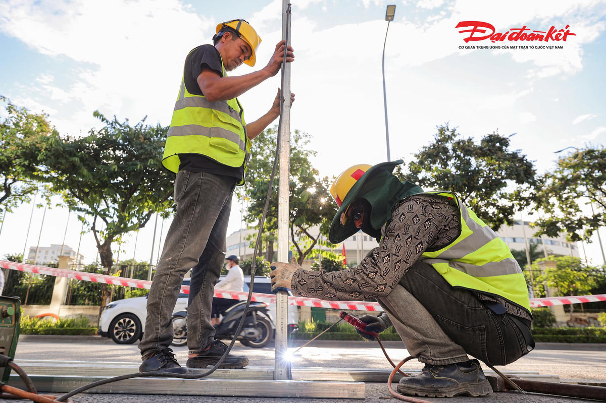 Theo Ban Quản lý đường sắt đô thị Hà Nội (MRB), trước khi triển khai rào chắn chính thức, đơn vị đã phối hợp với các cơ quan chức năng tổ chức rào thử và vận hành thử trong 3 ngày để đánh giá tác động thực tế đến giao thông khu vực.