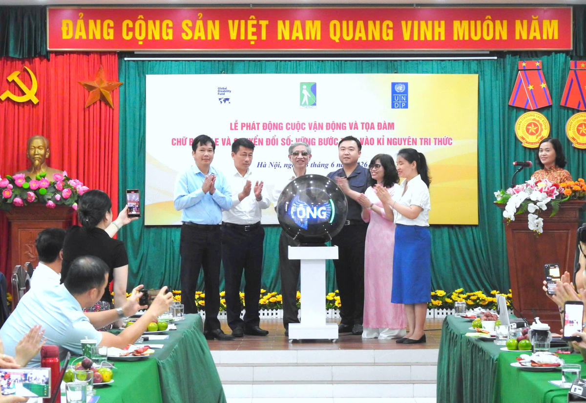 Các đại biểu khởi động Cuộc vận động: “Chữ Braille và chuyển đổi số: Vững bước tiến vào kỷ nguyên tri thức”.