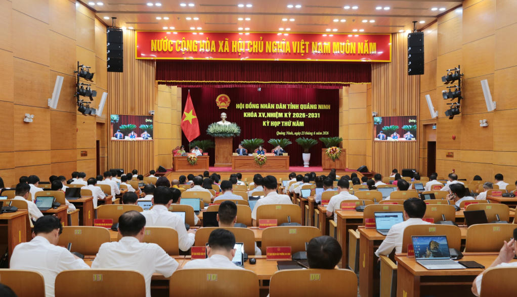 Quang cảnh Kỳ họp thứ 5, HĐND tỉnh Quảng Ninh khóa XV. Ảnh: QMG