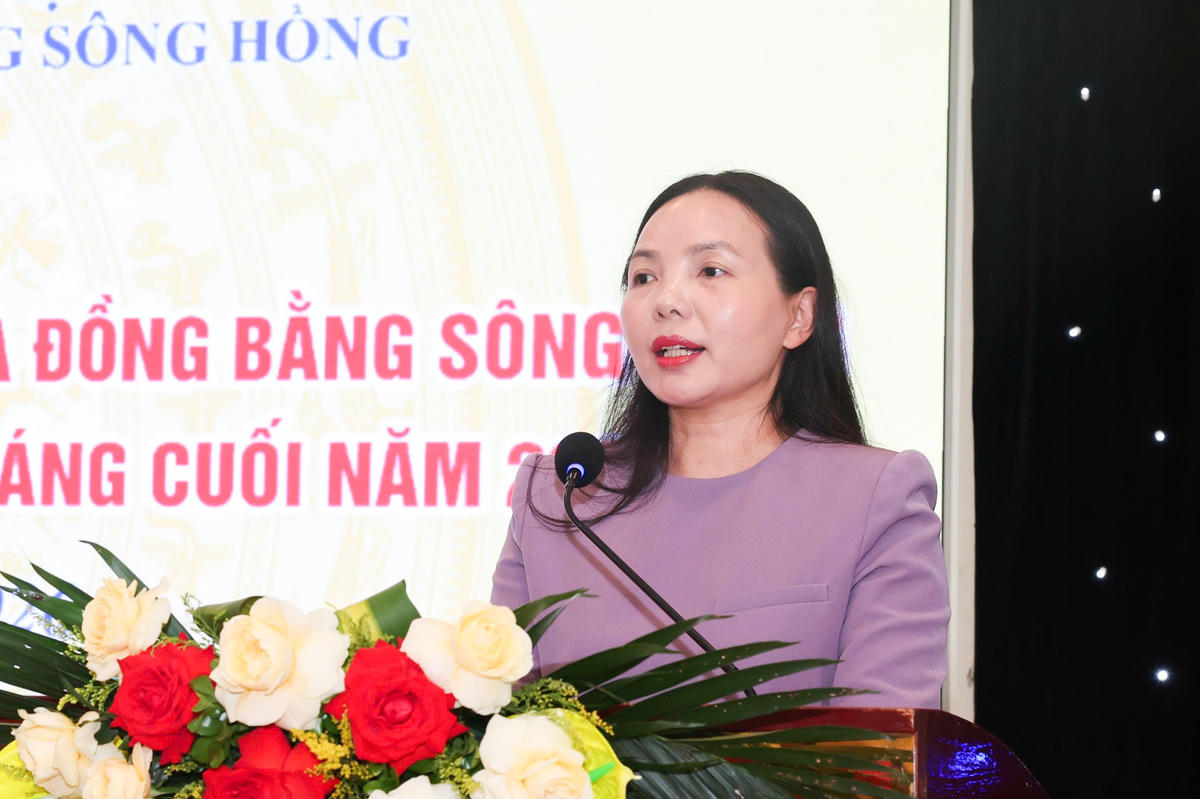 Bà Ngô Thị Kim Hoàn - Phó Chủ tịch Thường trực Ủy ban MTTQ tỉnh Hưng Yên cho biết, nhiều mô hình mới đã được triển khai hiệu quả, đạt kết quả tích cực trên địa bàn. Ảnh: Đình Minh