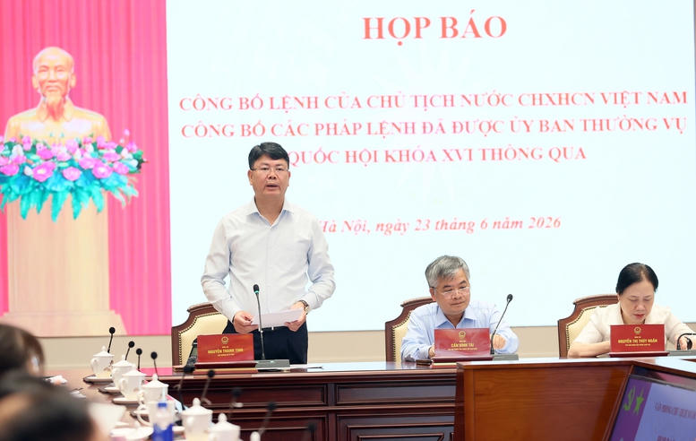 Thứ trưởng Bộ Tư pháp Nguyễn Thanh Tịnh thông tin những nội dung chính của Pháp lệnh Hợp nhất văn bản quy phạm pháp luật.