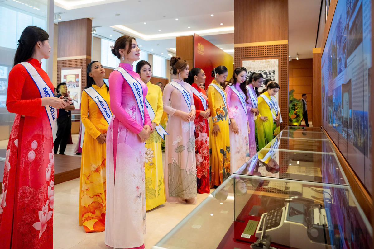 Thí sinh Miss Multicultural World 2026 trải nghiệm không gian văn hóa đặc biệt tại Nhà Quốc hội