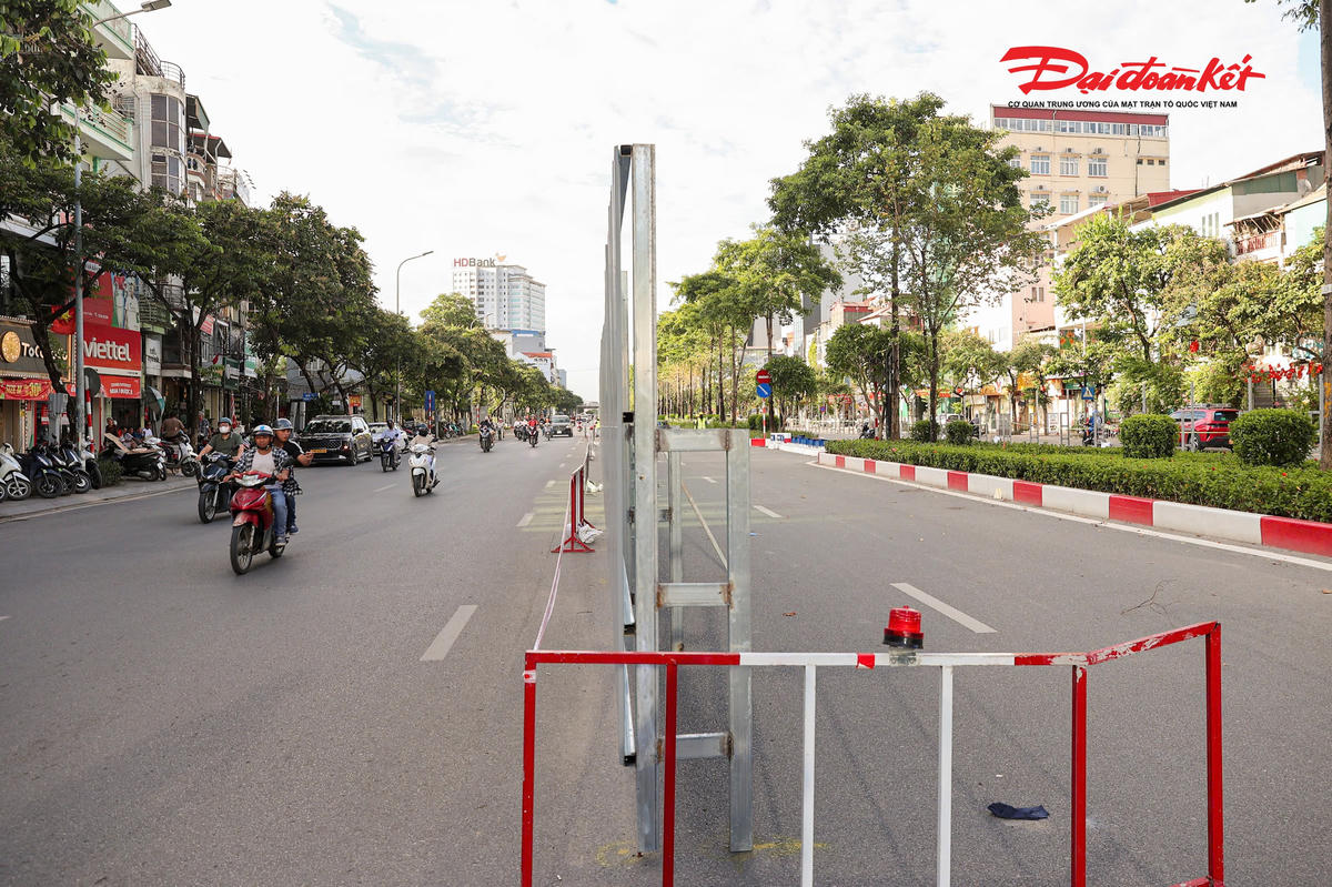 Với tổng mức đầu tư hơn 72.000 tỷ đồng, dự án được kỳ vọng sẽ góp phần hoàn thiện mạng lưới giao thông công cộng khối lượng lớn của Thủ đô, giảm áp lực giao thông đường bộ, đồng thời tăng cường khả năng kết nối giữa khu vực nội đô với phía Tây Hà Nội trong tương lai.